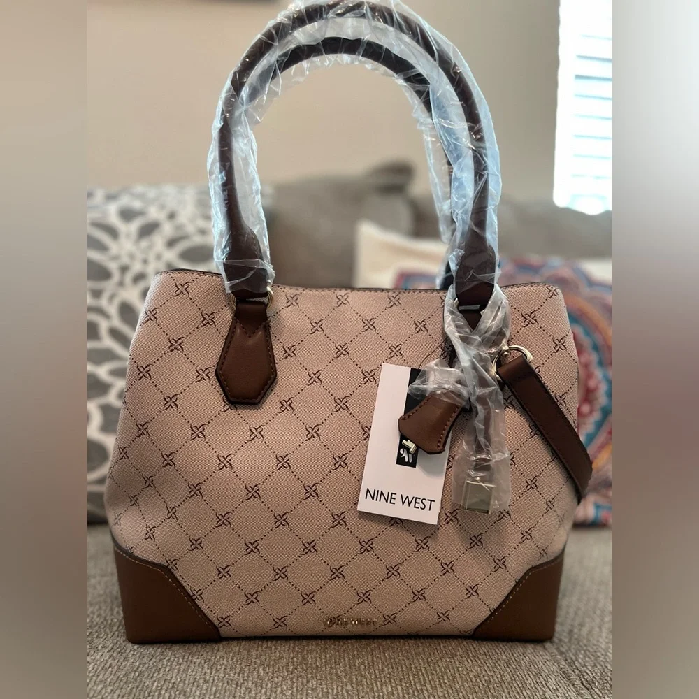 Nine West Brand NEW Bag!! - Picture 8 of 8